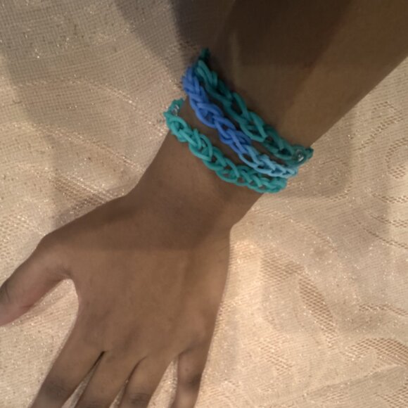 Loom bracelets - Picture 1 of 1